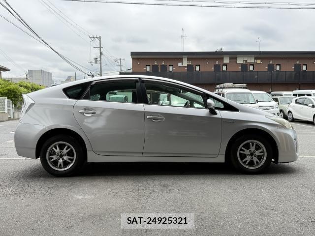 Toyota PRIUS 2010-06 7815284-11