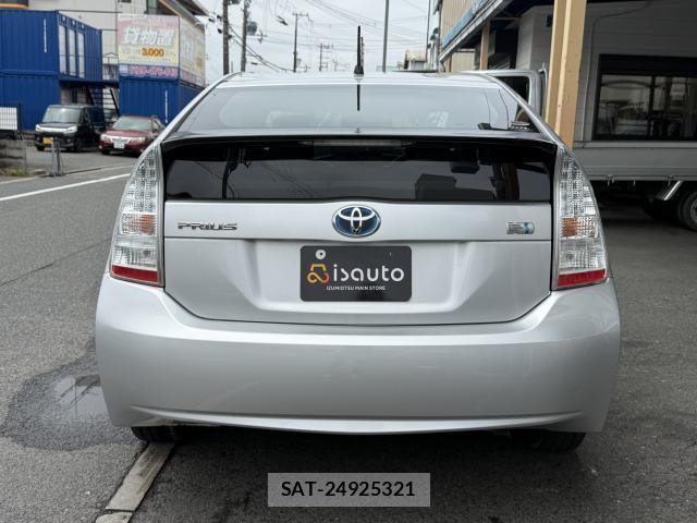 Toyota PRIUS 2010-06 7815284-12