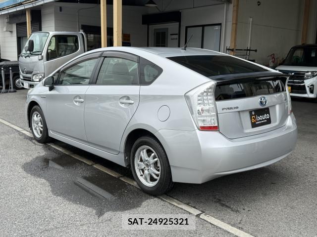 Toyota PRIUS 2010-06 7815284-13