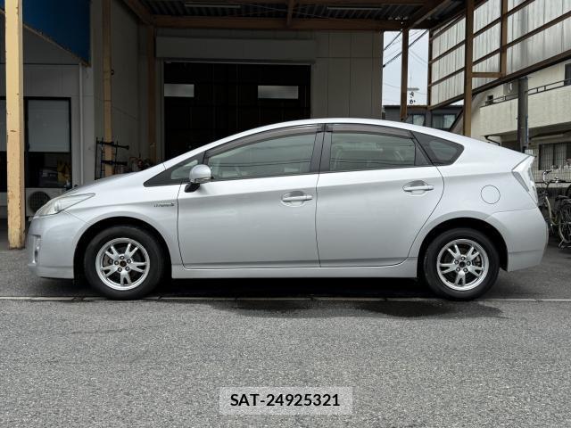 Toyota PRIUS 2010-06 7815284-14