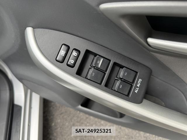 Toyota PRIUS 2010-06 7815284-16