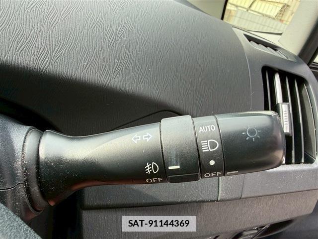 Toyota PRIUS 2012-07 7815421-11