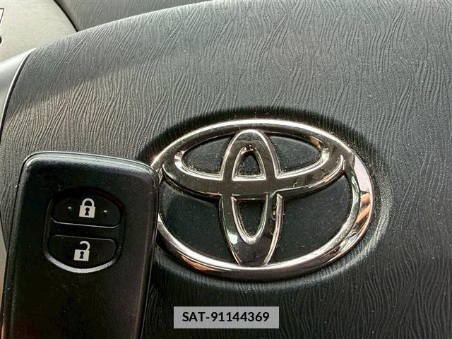 Toyota PRIUS 2012-07 7815421-12