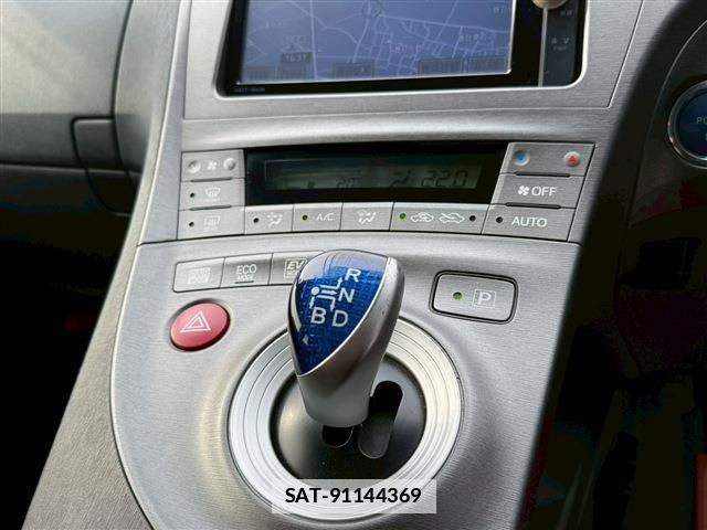 Toyota PRIUS 2012-07 7815421-13