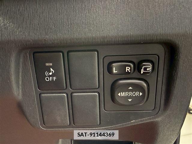 Toyota PRIUS 2012-07 7815421-14