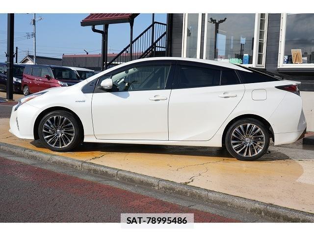 Toyota PRIUS 2018-12 7815696-15
