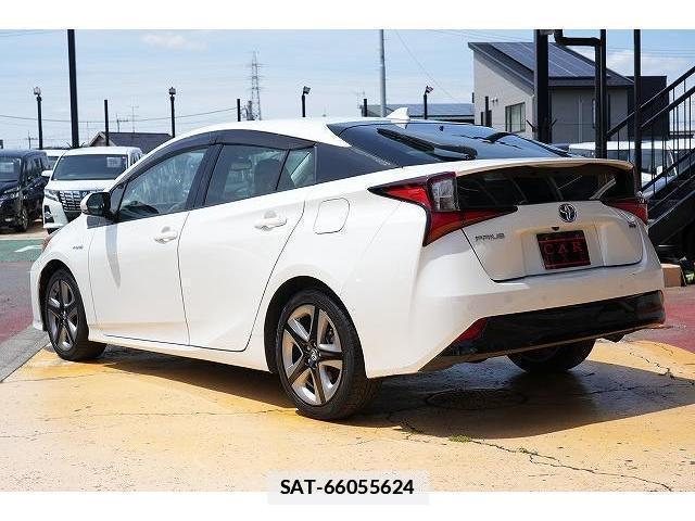 Toyota PRIUS 2019-03 7815768-1