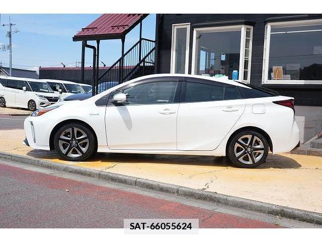 Toyota PRIUS 2019-03 7815768-18