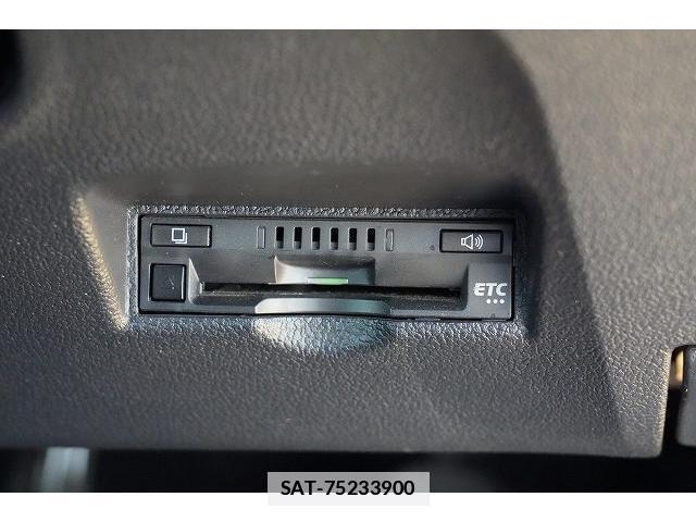 Toyota PRIUS 2019-07 7815791-12