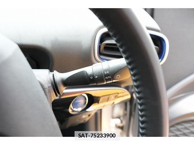 Toyota PRIUS 2019-07 7815791-14