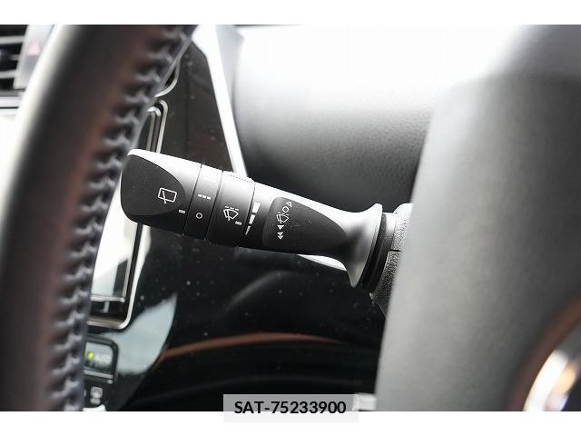 Toyota PRIUS 2019-07 7815791-19