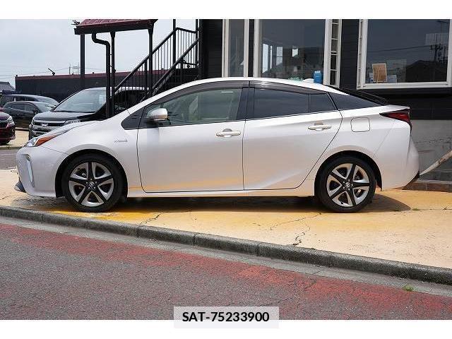 Toyota PRIUS 2019-07 7815791-2