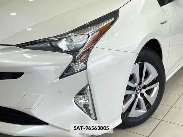 Toyota PRIUS 2016-08 7815983-11
