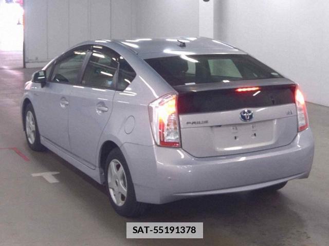 Toyota PRIUS 2013-05 7816128-1