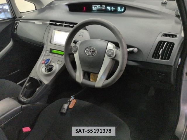 Toyota PRIUS 2013-05 7816128-2