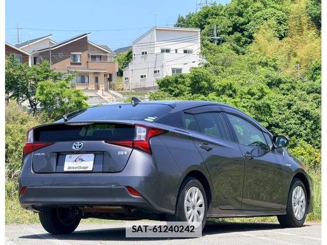 Toyota PRIUS 2020-05 7816219-1