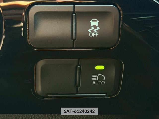 Toyota PRIUS 2020-05 7816219-14