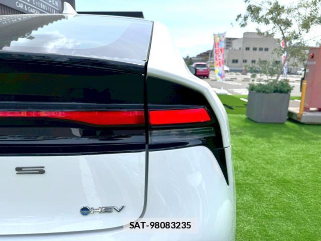 Toyota PRIUS 2023-10 7816445-19