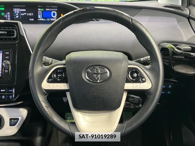 Toyota PRIUS 2017-06 7816756-10