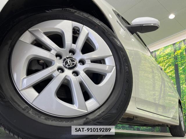 Toyota PRIUS 2017-06 7816756-12