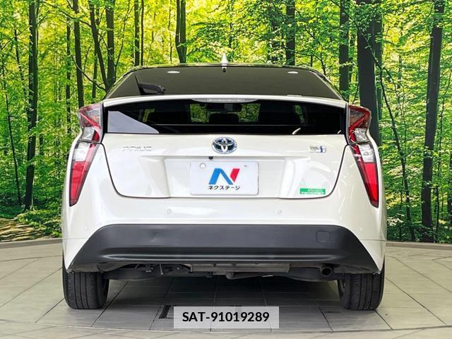 Toyota PRIUS 2017-06 7816756-14
