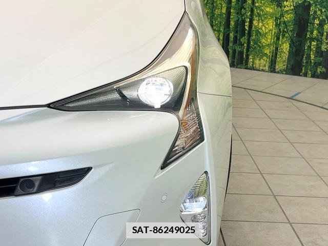 Toyota PRIUS 2017-06 7818102-11
