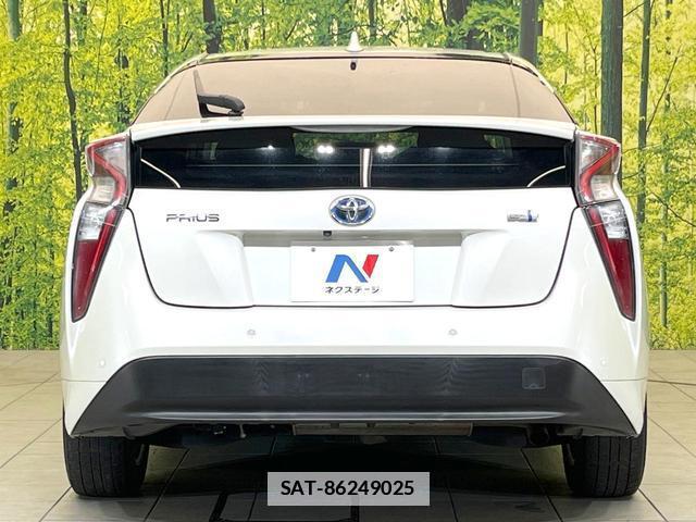 Toyota PRIUS 2017-06 7818102-14