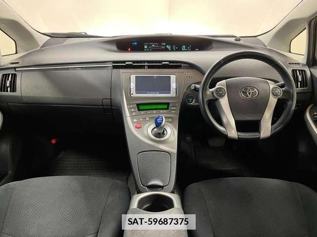 Toyota PRIUS 2013-05 7818345-1