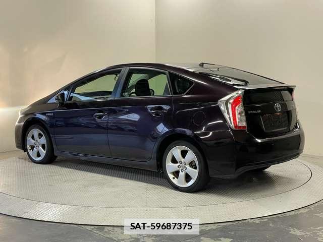 Toyota PRIUS 2013-05 7818345-12