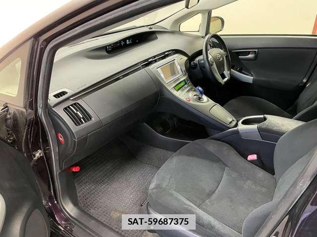 Toyota PRIUS 2013-05 7818345-14