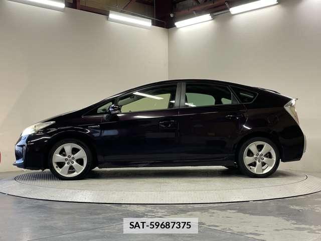 Toyota PRIUS 2013-05 7818345-17
