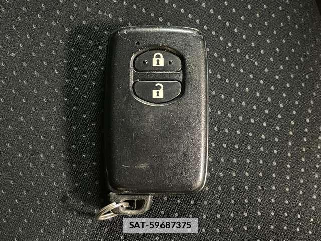 Toyota PRIUS 2013-05 7818345-8