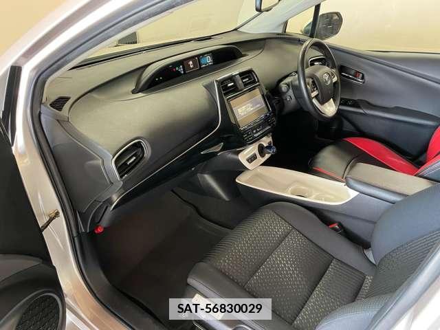 Toyota PRIUS 2016-05 7818348-14