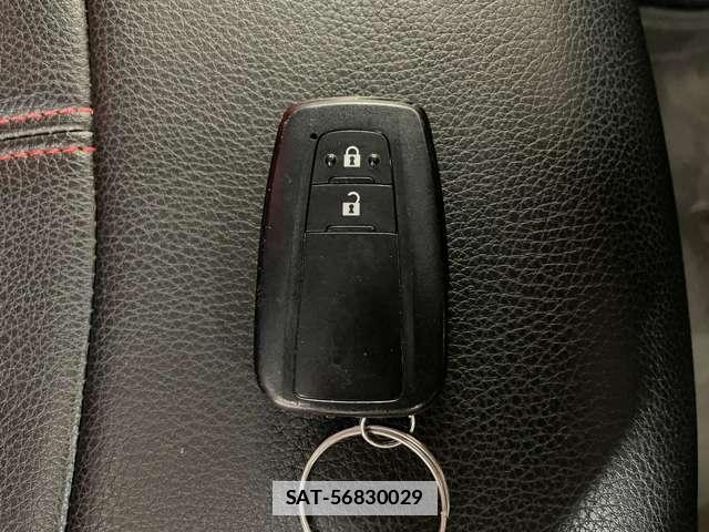 Toyota PRIUS 2016-05 7818348-8