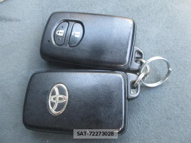Toyota PRIUS 2010-05 7818595-13