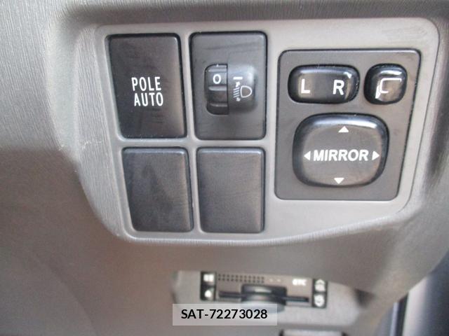 Toyota PRIUS 2010-05 7818595-9