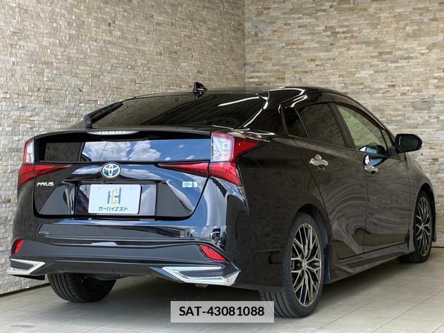 Toyota PRIUS 2021-06 7818928-2