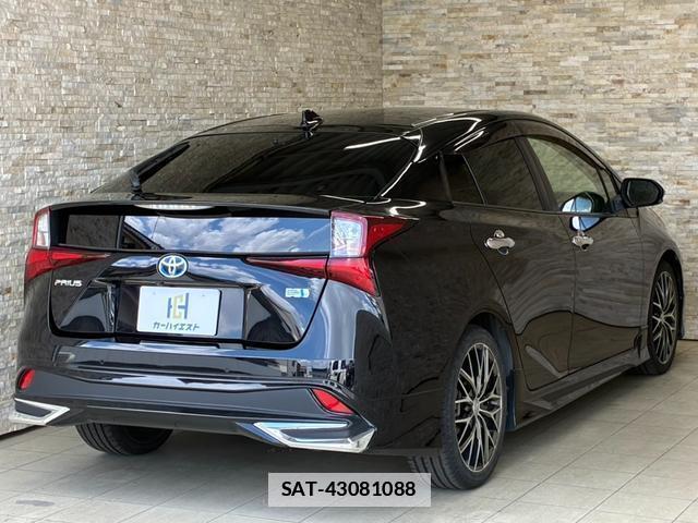 Toyota PRIUS 2021-06 7818928-3