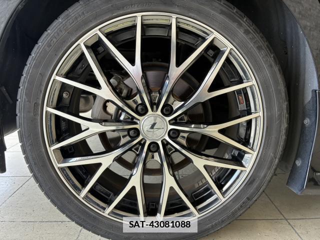 Toyota PRIUS 2021-06 7818928-5