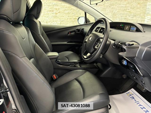 Toyota PRIUS 2021-06 7818928-7