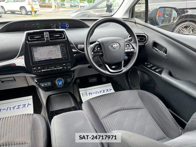 Toyota PRIUS 2019-03 7818939-14