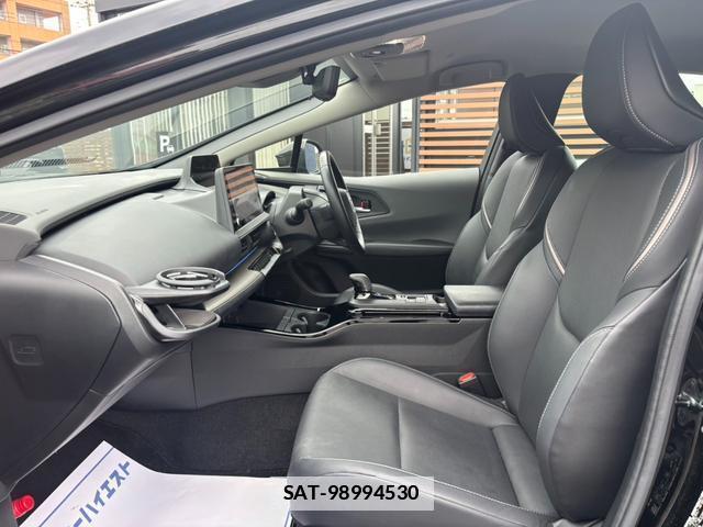 Toyota PRIUS 2023-07 7818951-10