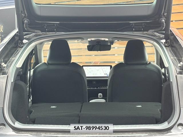 Toyota PRIUS 2023-07 7818951-14