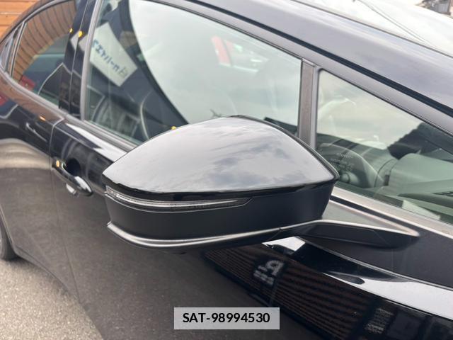 Toyota PRIUS 2023-07 7818951-15