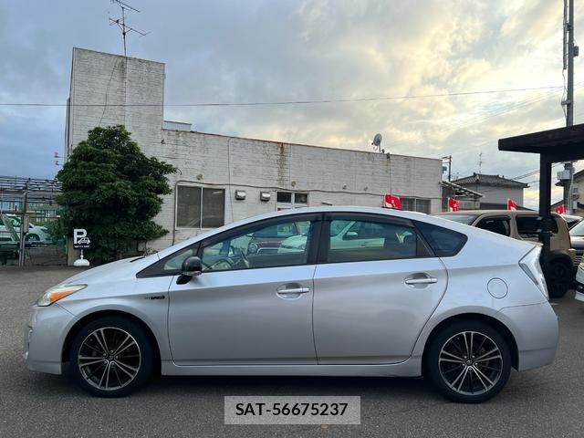 Toyota PRIUS 2010-09 7819036-2