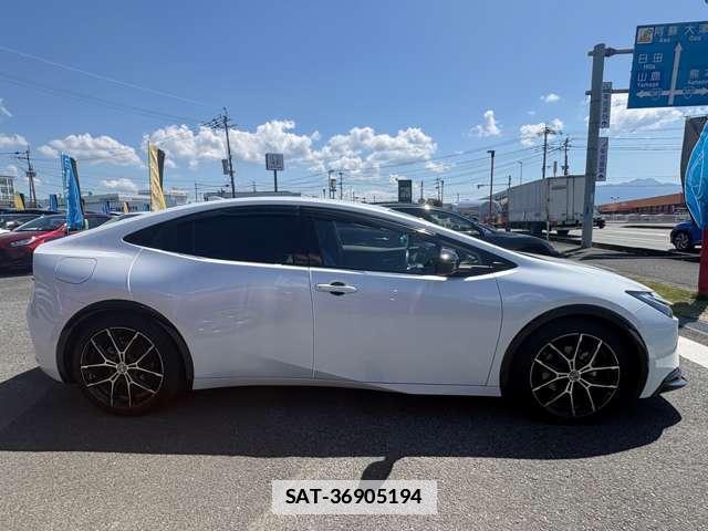 Toyota PRIUS 2024-04 7819245-4