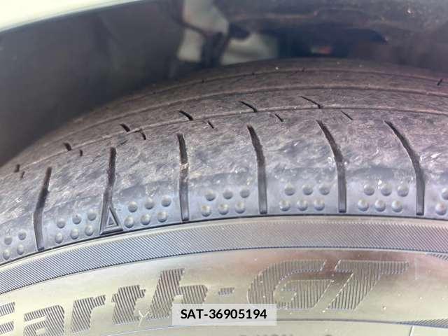 Toyota PRIUS 2024-04 7819245-6