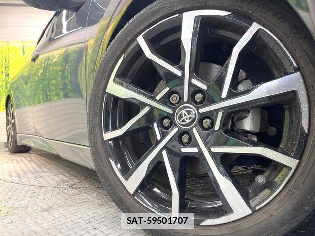Toyota PRIUS 2023-07 7820558-12