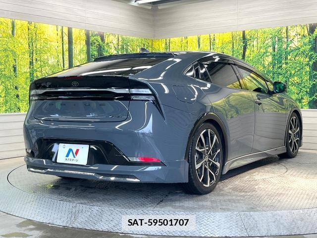 Toyota PRIUS 2023-07 7820558-16