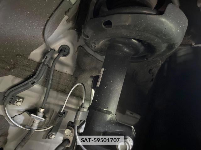 Toyota PRIUS 2023-07 7820558-19